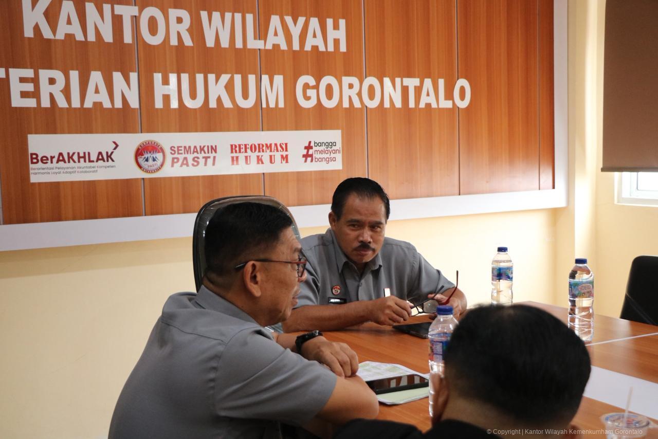 Kanwil Kemenkum Gorontalo Bahas Evaluasi Kinerja Triwulan I, Kakanwil Tekankan Komitmen dan Ketepatan Pelaporan